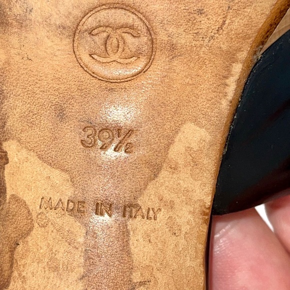 Chanel slides black patent with wood heels and button decor size 39 1/2 - Picture 6 of 6